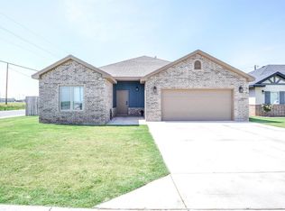 1132 17th St, Shallowater, TX 79363