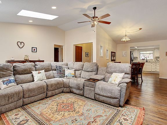 5th image of 4909 NE 144th Ct