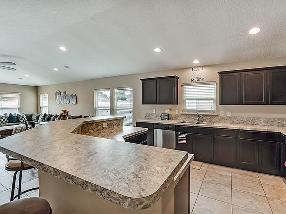 4th image of 12242 Woodview Dr