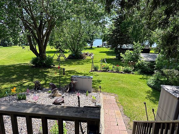 5th image of 31514 Landing Dr