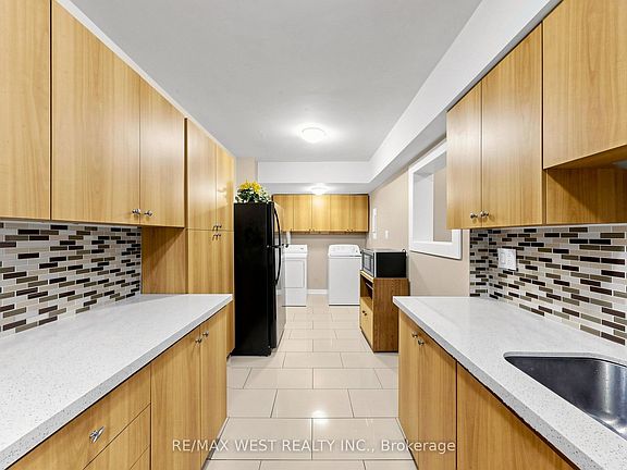 3rd image of 370 Dixon Rd #102