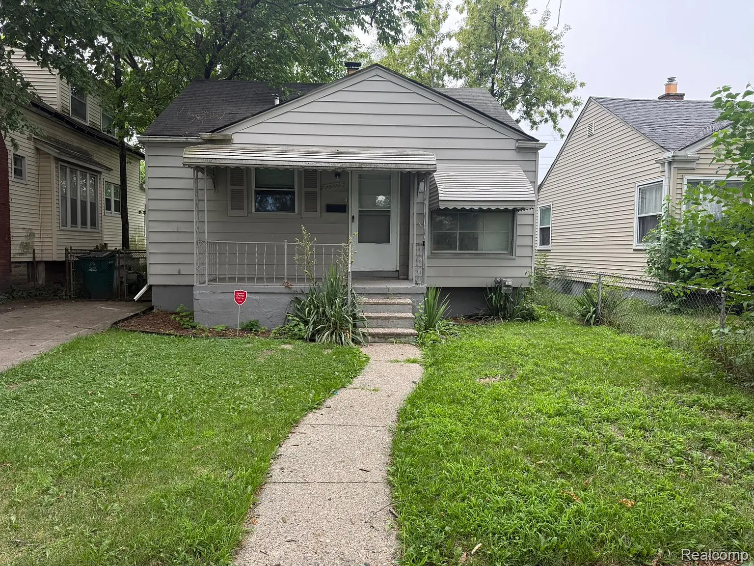 20739 Caledonia Ave photo 1
