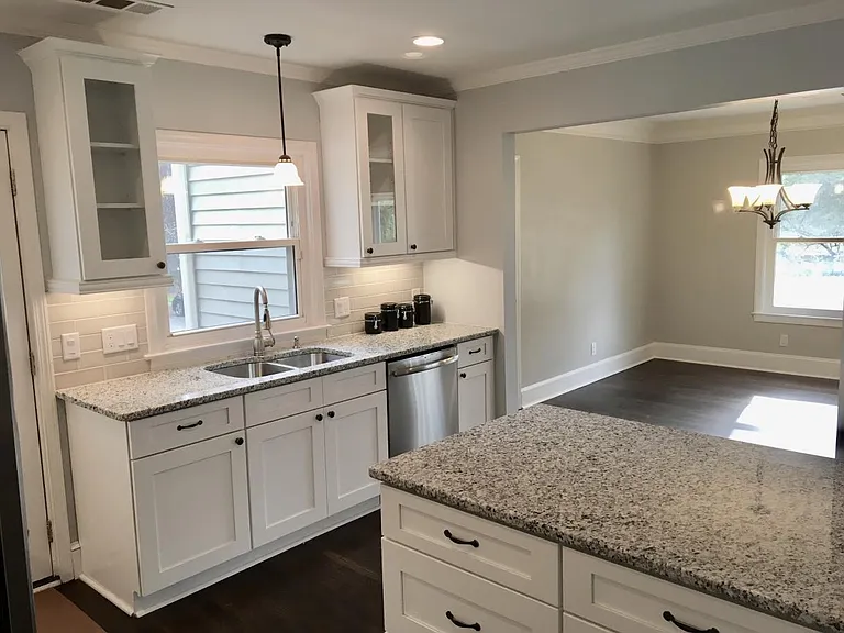 Kitchen 60/40 Sink with Garbage Disposal