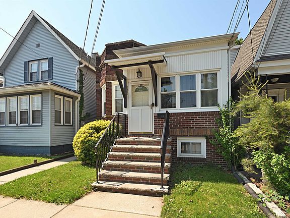 2nd image of 199 Franklin St