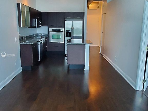 5th image of 3029 NE 188th St APT 619