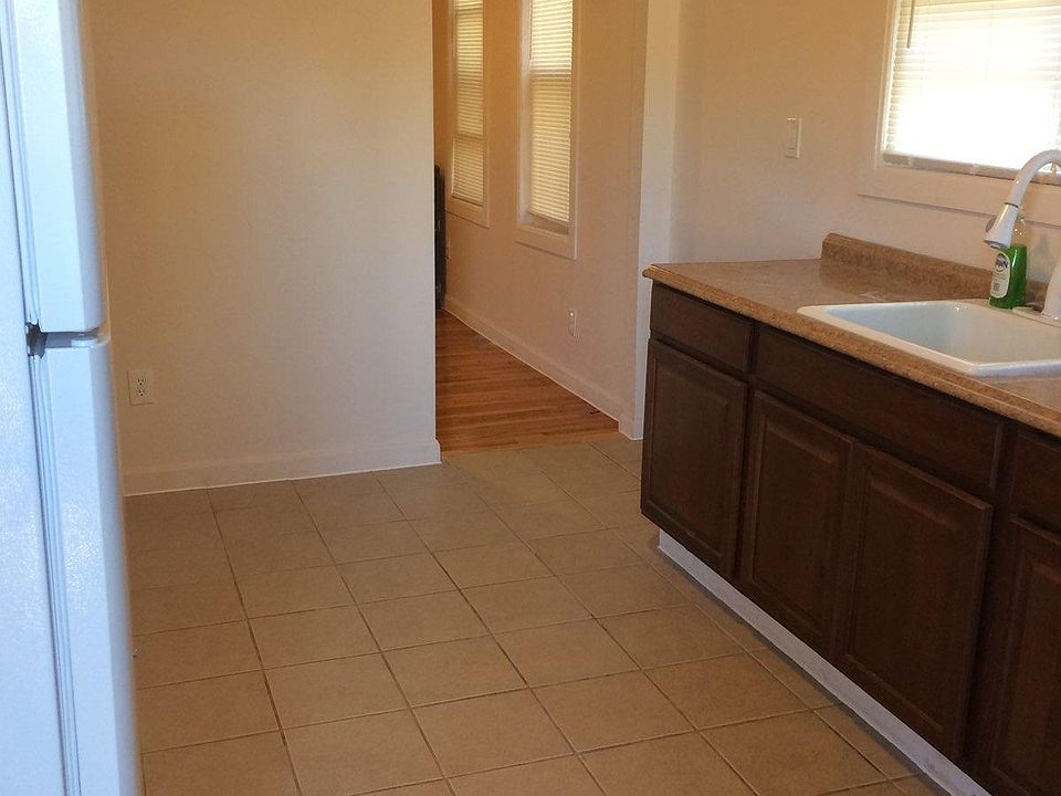 2nd image of 310 Henry St