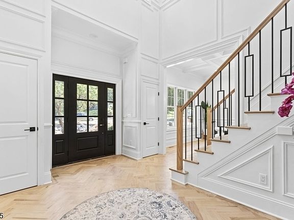 4th image of 13 Penwood Rd