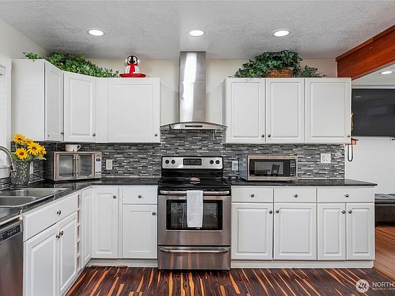 5th image of 8910 SE Northgate Avenue
