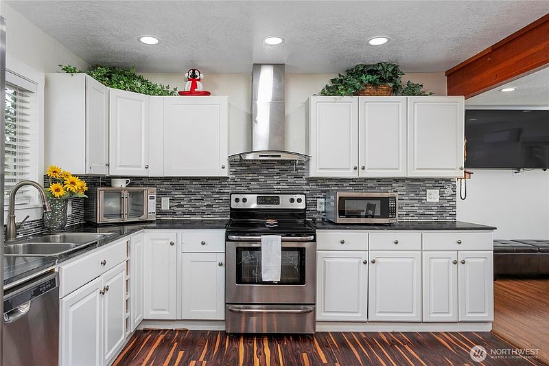 5th image of 8910 SE Northgate Avenue