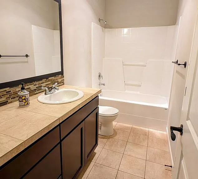 625 Covington Ave — Photo 10