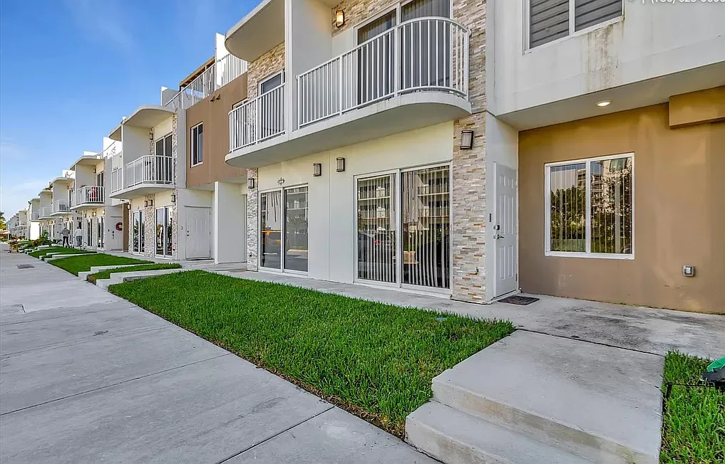 25882 SW 139th Path — Photo 1