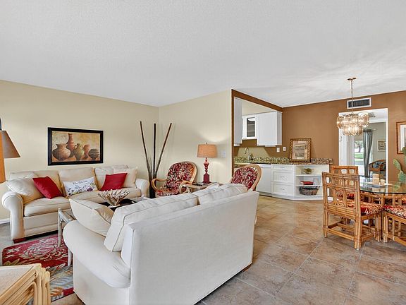 4th image of 1157 Cambridge G #1157