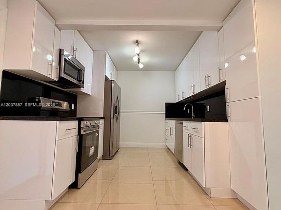 5th image of 155 Ocean Lane Dr APT 504