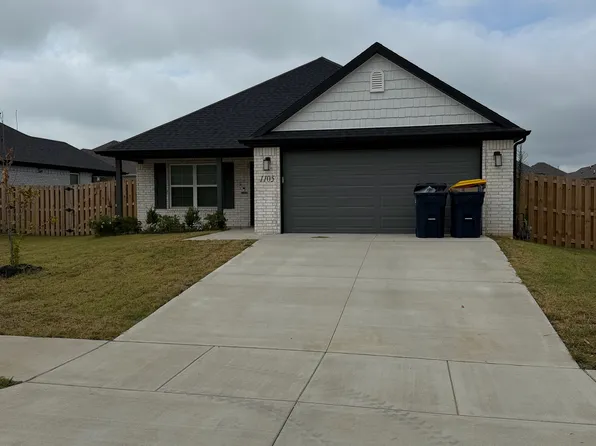 1105 Pepperwood Ave, Lowell, AR 72745