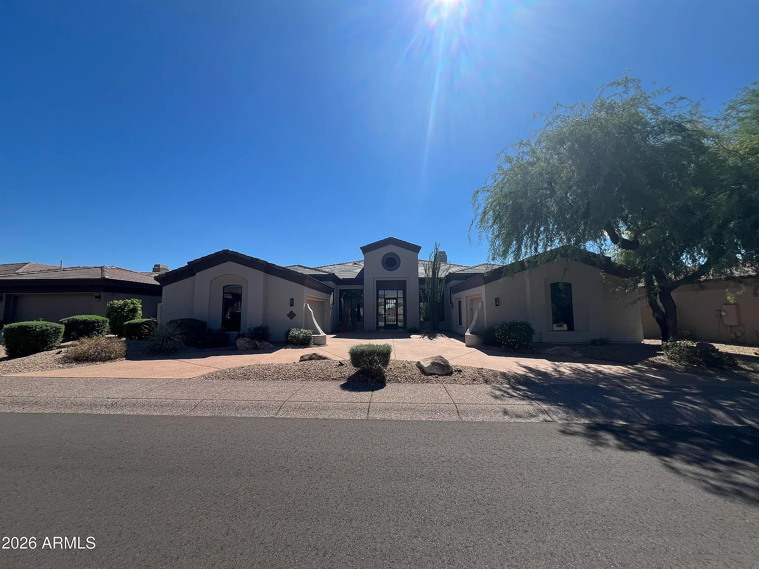 3 bed, 3.5 bath, 3958 sqft, $7,500 — Photo 2