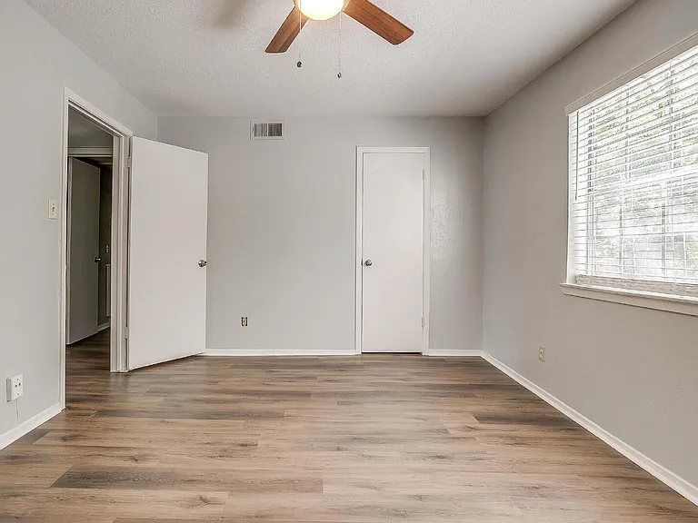 5201 Curzon Ave #5 — Photo 17