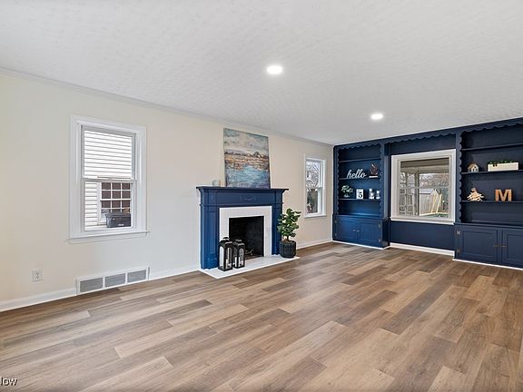 5th image of 159 White Pond Dr