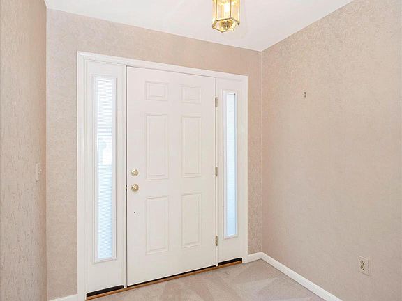 4th image of 207 Smithfield Dr