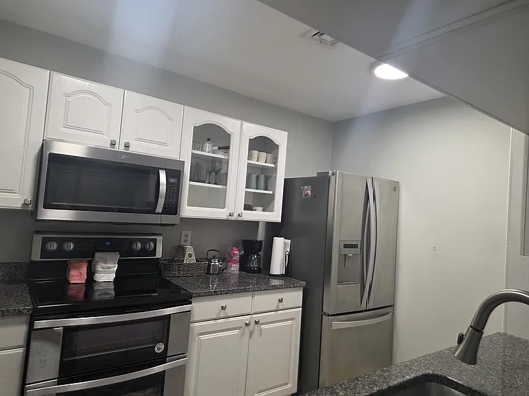 690 S Porter St #28 — Photo 5