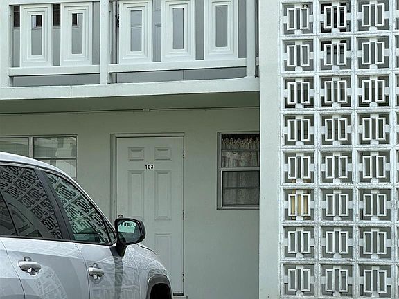 3rd image of 4310 NW 16th Street #203