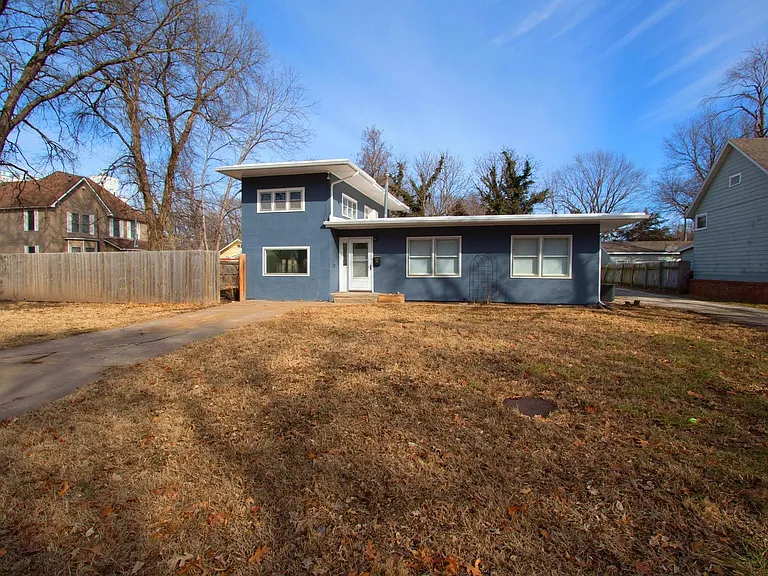 212 Santa Fe St — Photo 1