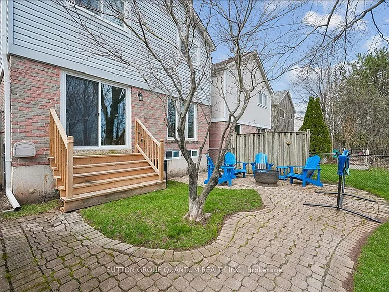 1120 Montgomery Dr — Photo 5