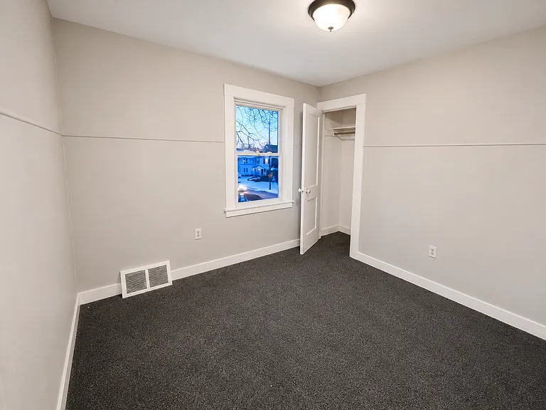 12502 Forest Ave — Photo 5