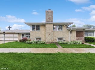 1241 Woodside Rd, La Grange Park, IL 60526