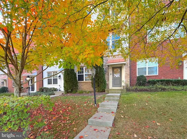 43913 Eastgate View Dr, Chantilly, VA 20152