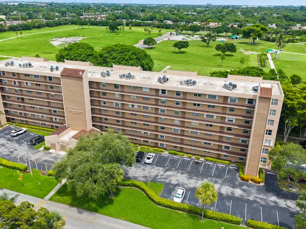4570 NW 18th Avenue #206, Deerfield Beach, FL 33064