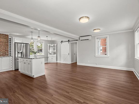 5th image of 4200 Maryland Pl