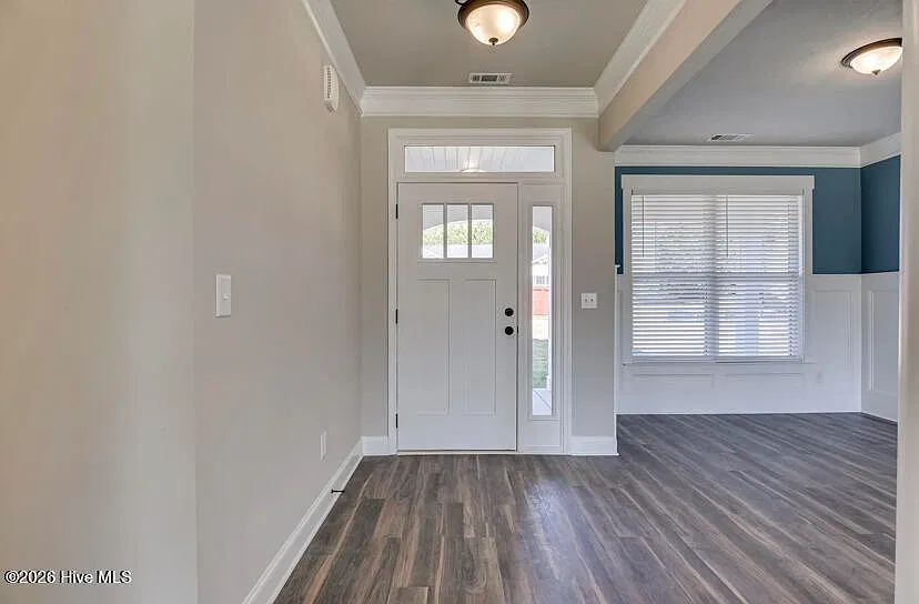 5 bed, 3.0 bath, 2773 sqft, $2,600 — Photo 2
