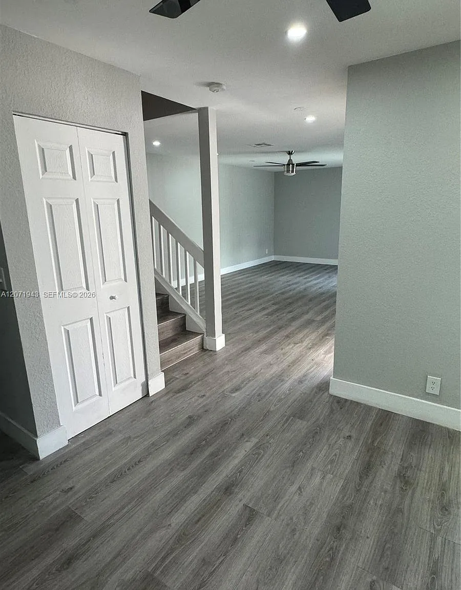 3 bed, 2.5 bath, 1449 sqft, $3,000 — Photo 2