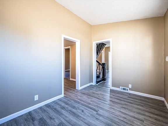 3rd image of 935 Sunnyside Ave