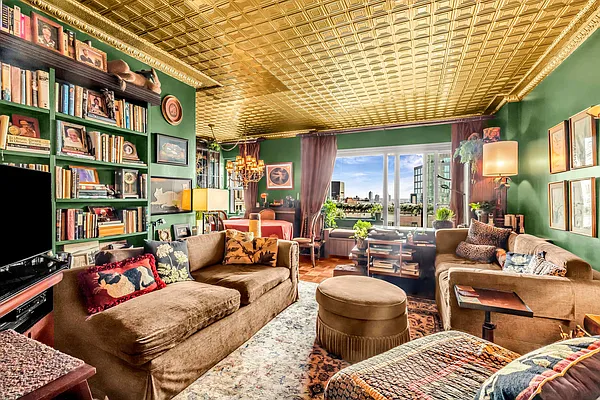 Sold by Anchor Associates | media 1