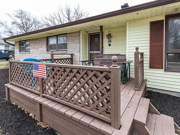 4th image of 741 Lakeview Dr