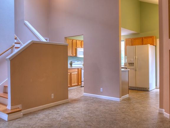 3rd image of 32510 Newcastle Dr
