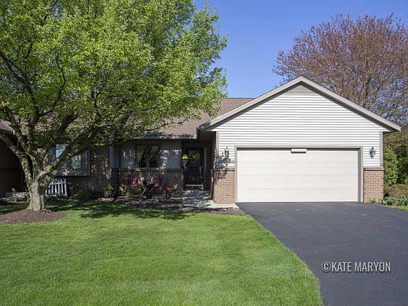 2nd image of 1693 Lakeview Dr