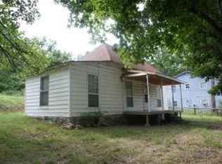 614 S Chestnut St, Harrison, AR 72601