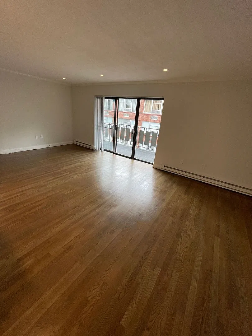 Luxury Penthouse with covered parking — Photo 3