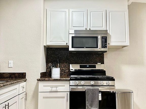 2nd image of 469 Clifton Ave APT 3