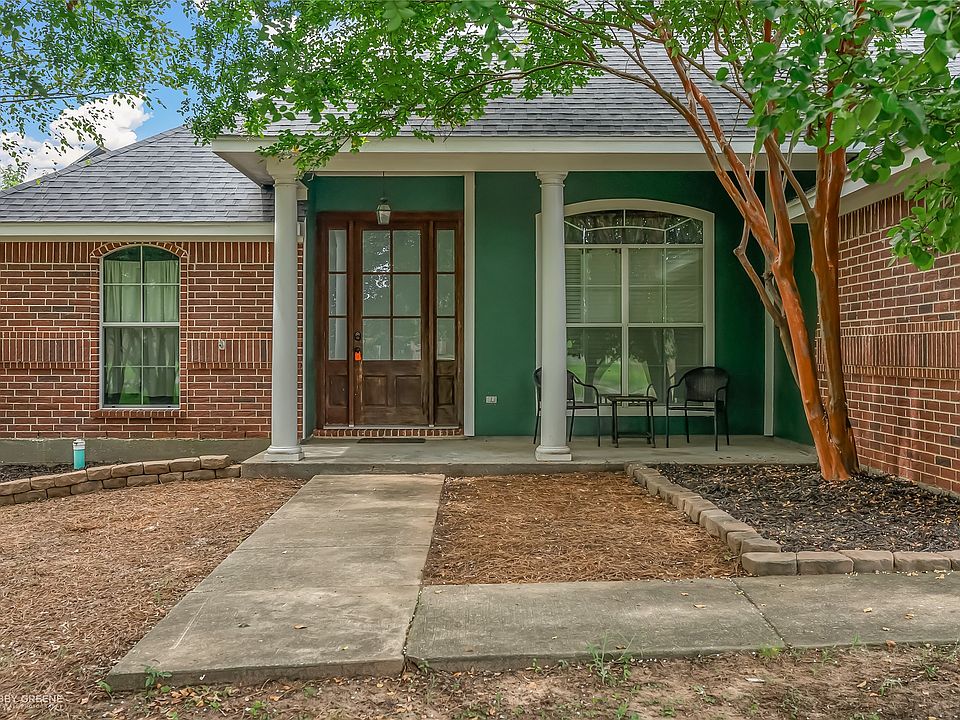 1st image of 4202 Parkridge Dr