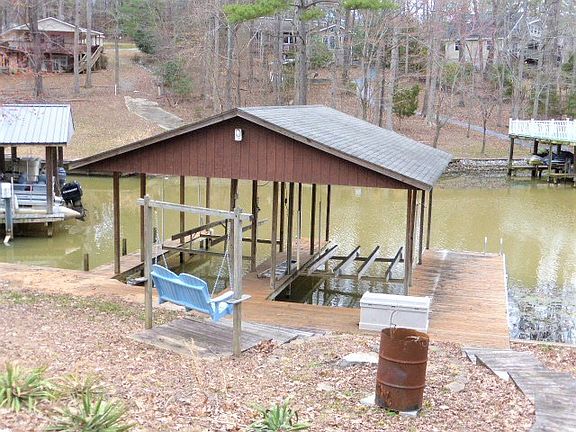 4th image of 179 Redwood Dr