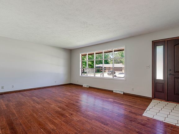 3rd image of 108 Riss Dr