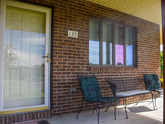3rd image of 135 Skyland Dr