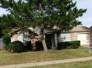5604 Oregon Trl Ct, Haltom City, TX 76148