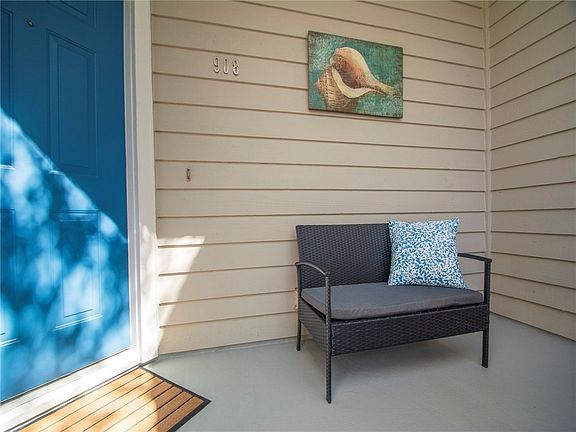 3rd image of 1315 Winding Oaks Cir E APT 908