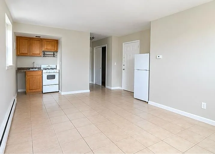 Studio, 600 sqft, $1,500 — Photo 1