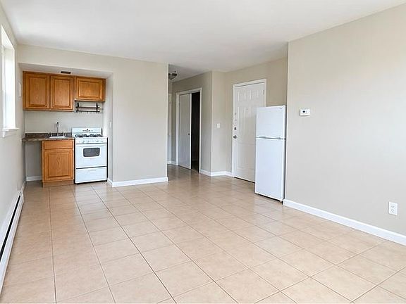 2nd image of 5 Bernice Rd #25