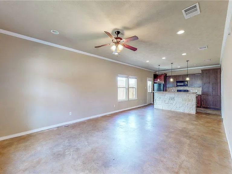 3414 Cullen Trl — Photo 4